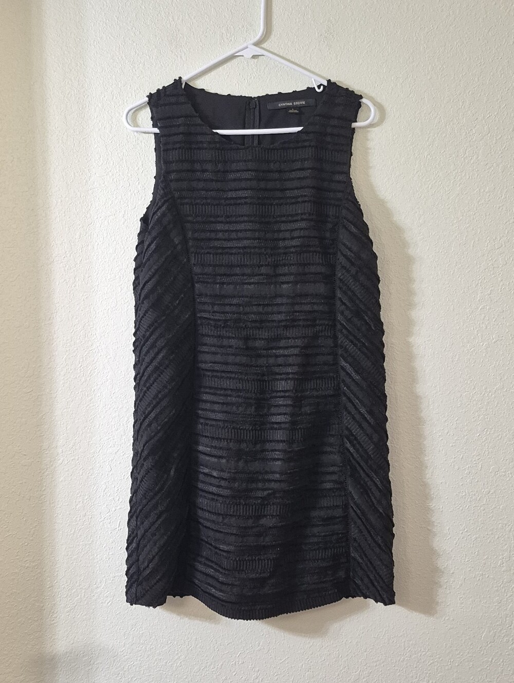 Cynthia Steffe Black Textured Sleeveless Shift Dress